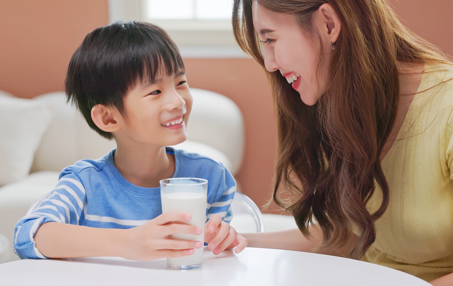 Perlukah Konsumsi Susu Tinggi Kalsium untuk Anak? Cek di Sini!