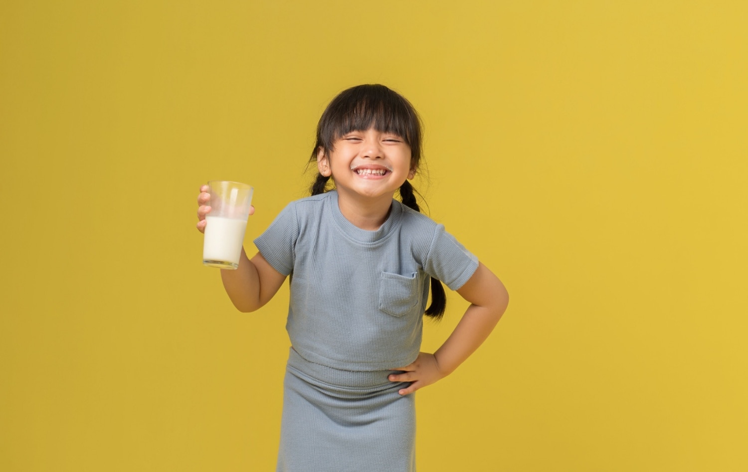 Bagaimana Cara Memilih Susu yang Tepat untuk Anak Umur 8 Tahun?