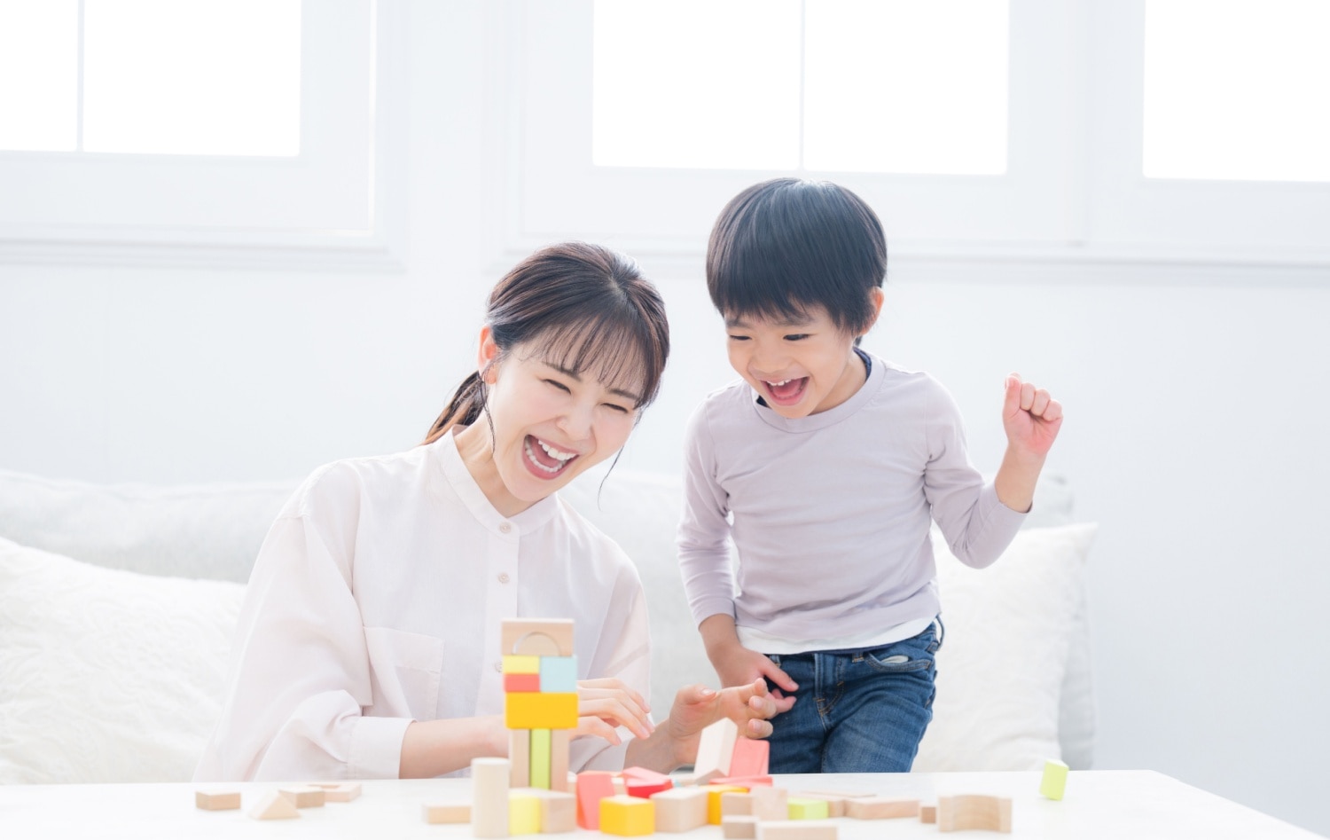 Cara Mendukung Anak Tumbuh Cerdas Sejak Dini